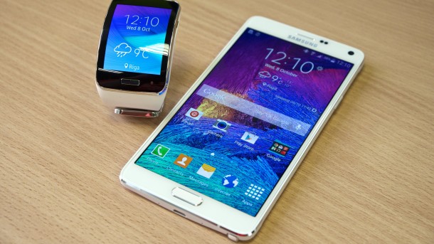 Samsung Gear S and Samsung Galaxy Note 4 UHD